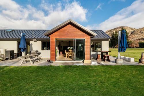 Travellers Retreat Live The Dream
