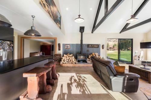 Travellers Retreat Live The Dream