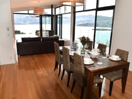 Luxury Views - Akaroa Holiday House