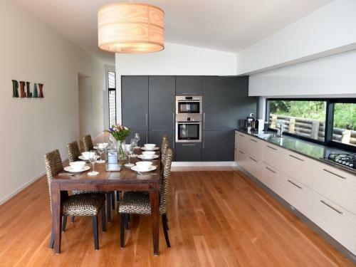 Luxury Views - Akaroa Holiday House