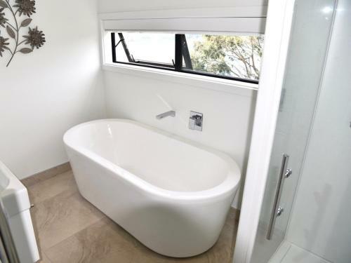 Luxury Views - Akaroa Holiday House
