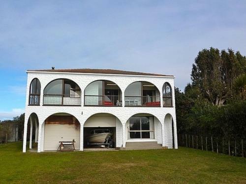 Endless Views - Opito Bay Holiday House