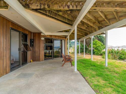 Beachfront Beauty - Opito Bay Holiday Home