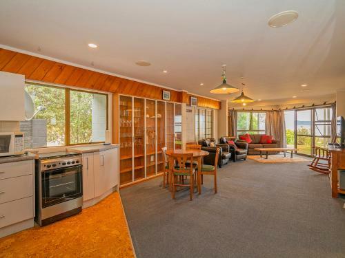 Beachfront Beauty - Opito Bay Holiday Home