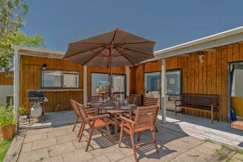 Sundaze - Hahei Holiday Home