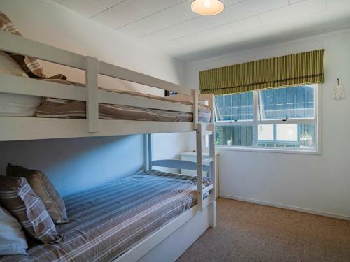 Koru Cabin - Hahei Holiday Home