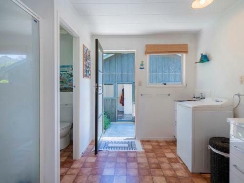 Koru Cabin - Hahei Holiday Home