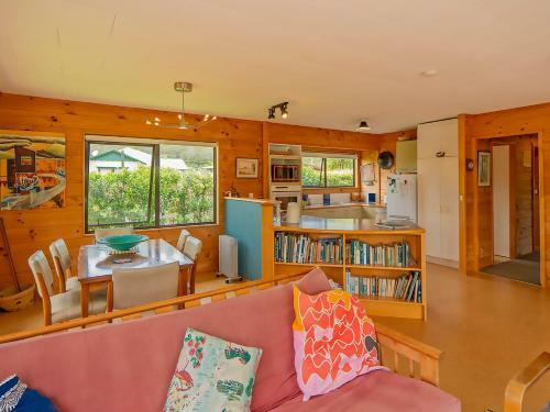 Moana - Hahei Holiday Home