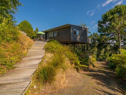 Treehouse - Hahei Holiday Home