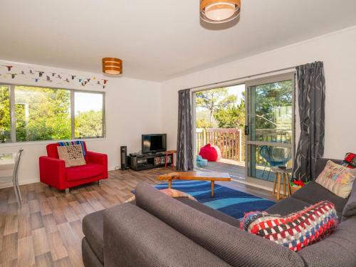 Treehouse - Hahei Holiday Home