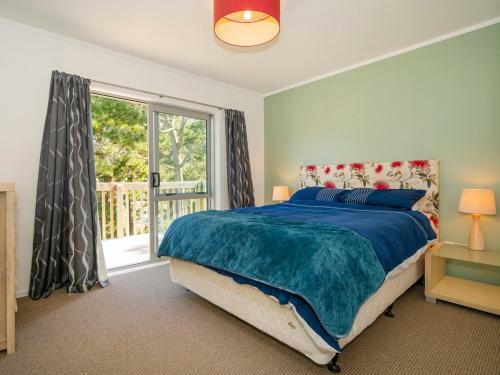 Treehouse - Hahei Holiday Home