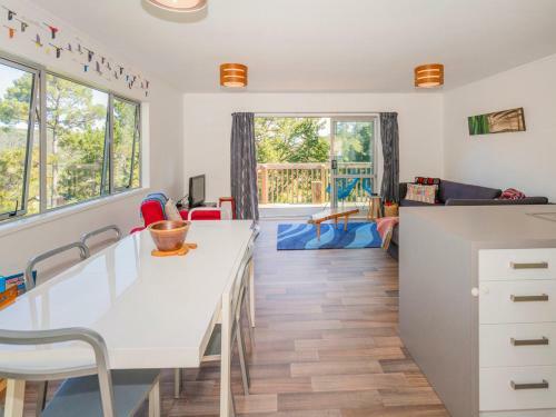 Treehouse - Hahei Holiday Home