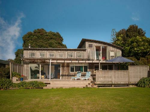 Coro Beach Haven - Hahei Holiday Home