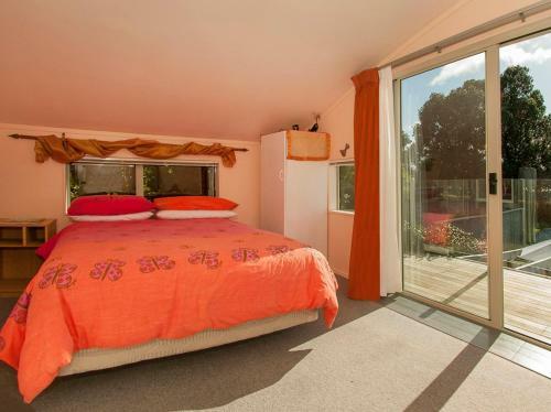 Coro Beach Haven - Hahei Holiday Home