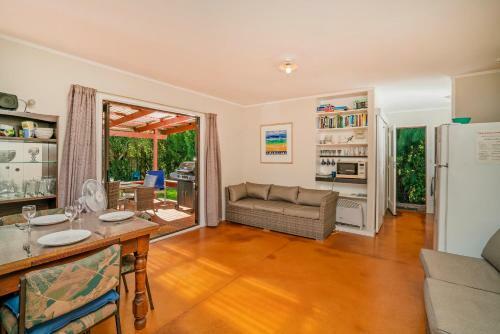 Tui Cottage - Hahei Holiday Bach