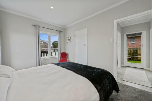Figtree Bungalow - Rotorua Holiday Home