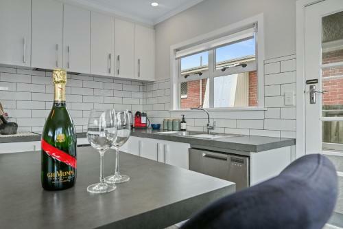 Figtree Bungalow - Rotorua Holiday Home