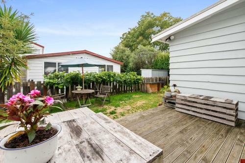 Devon Cottage - Rotorua Holiday Home