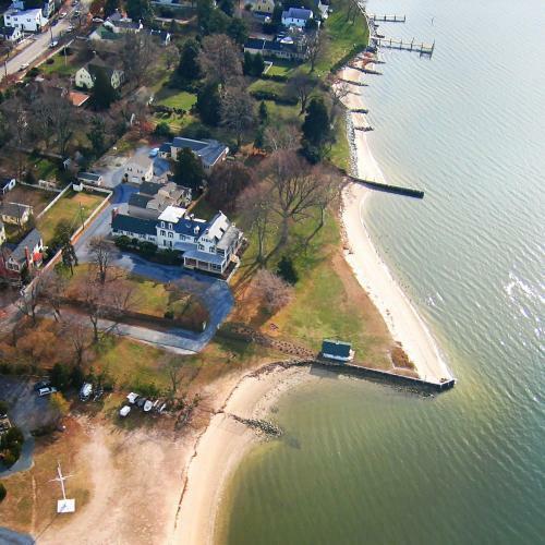 Bed & Breakfast Sandaway Waterfront Lodging