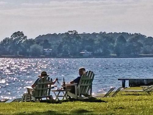 Bed & Breakfast Sandaway Waterfront Lodging