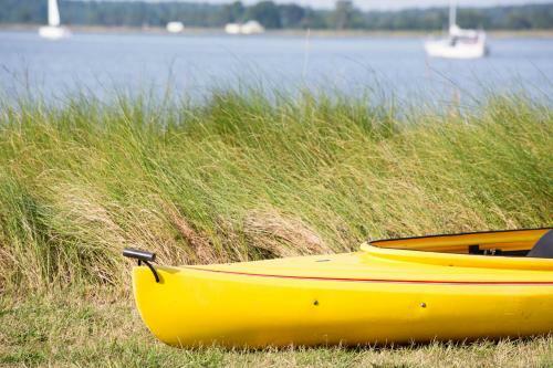 Bed & Breakfast Sandaway Waterfront Lodging