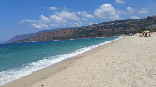 Villa Capo Vaticano Apartments