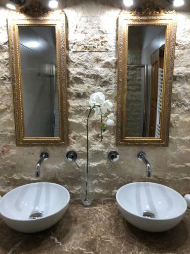 Hostal ?enonas Kourites