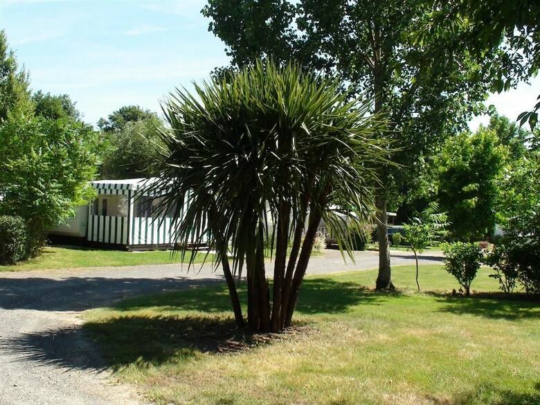 Camping Le Village De Florine