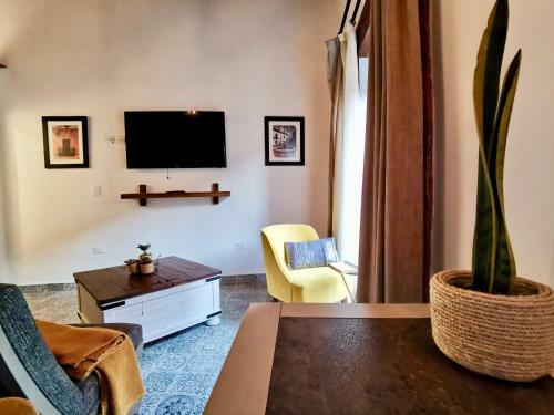 Casa 14 Hotel & Caf�