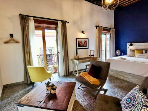 Casa 14 Hotel & Caf�