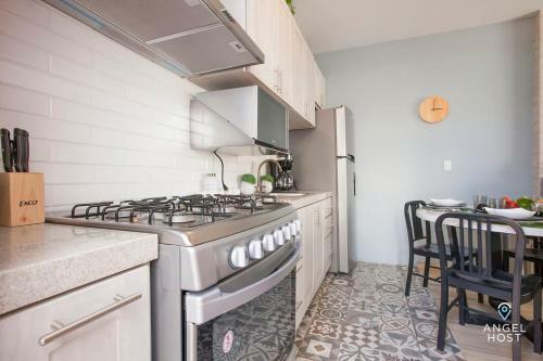 New Residential Area Private Patio And Parking Plus Pool Onsite