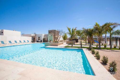 New Residential Area Private Patio And Parking Plus Pool Onsite