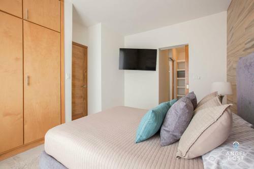New Residential Area Private Patio And Parking Plus Pool Onsite