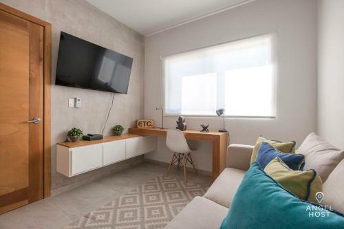 New Residential Area Private Patio And Parking Plus Pool Onsite