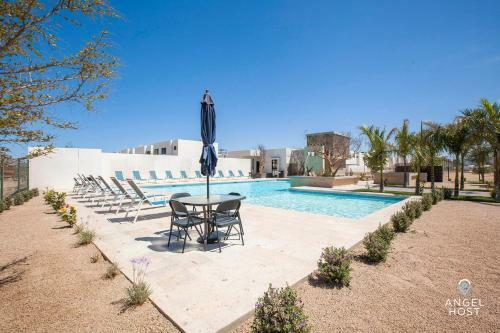 New Residential Area Private Patio And Parking Plus Pool Onsite
