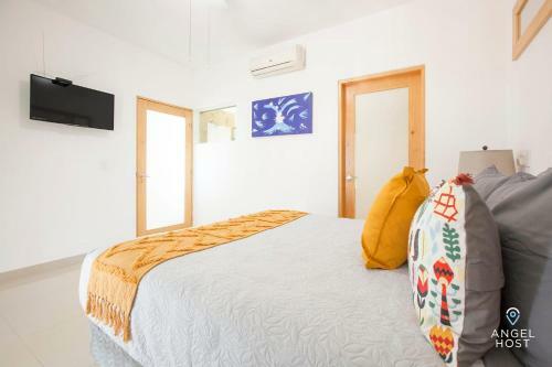 3rd Flr Condo With Fabulous Ocean View & Pool Onsite