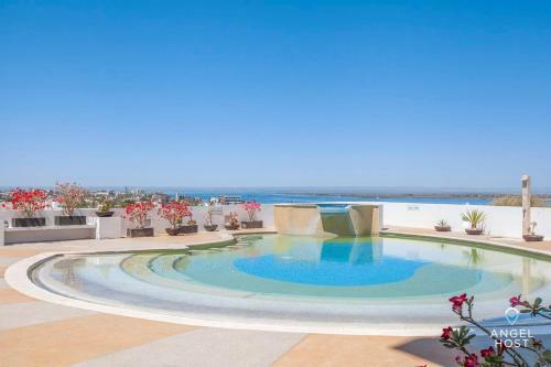 3rd Flr Condo With Fabulous Ocean View & Pool Onsite