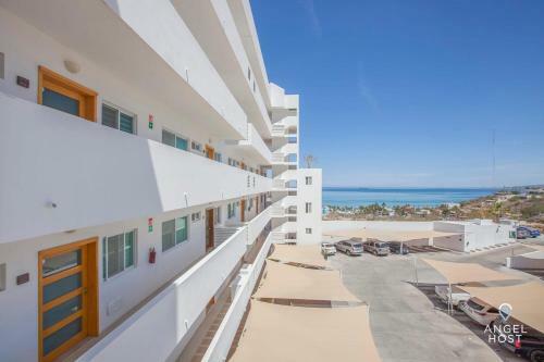 3rd Flr Condo With Fabulous Ocean View & Pool Onsite