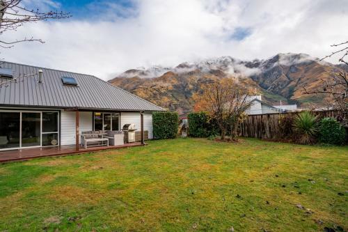 Atley Lodge - Arthurs Point Holiday Home