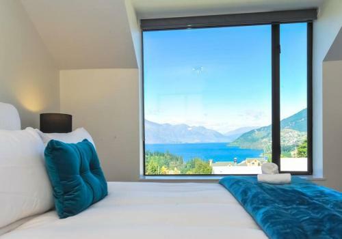 Stunning Home With Amazing Wakatipu Lake Views