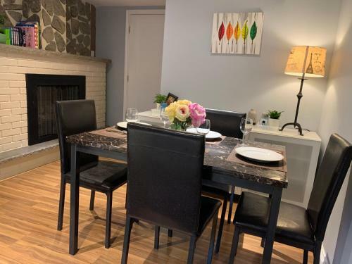 Greenhill Basement Apartment With Spacious Patio