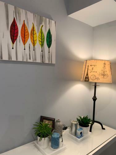 Greenhill Basement Apartment With Spacious Patio