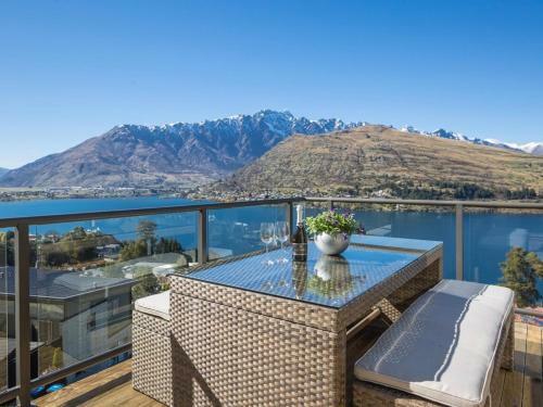 Grand View Queenstown - Queenstown Holiday Home