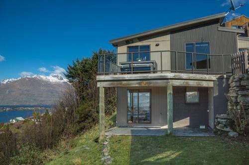 Grand View Queenstown - Queenstown Holiday Home