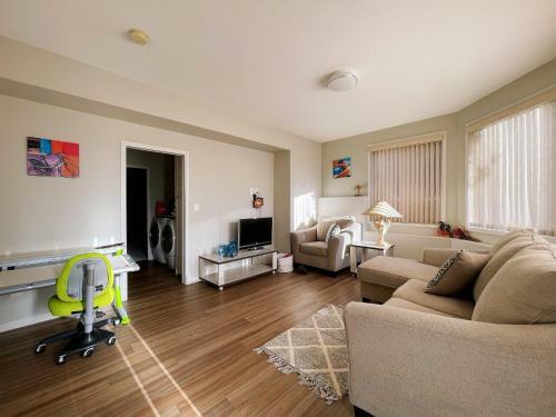 Villa With Amazing Garden And Comfortable Rooms