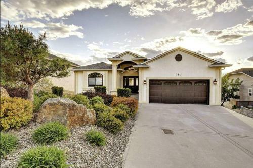 Entire Villa - 3 Bedroom-pool-jacuzzi-amazing View