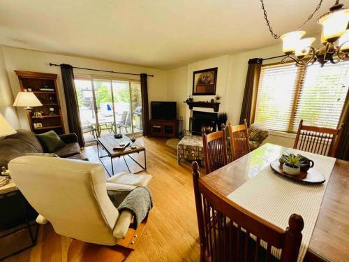 Apartamento P Tit Bor�al- 2 Minutes De La Plage Memphr�magog