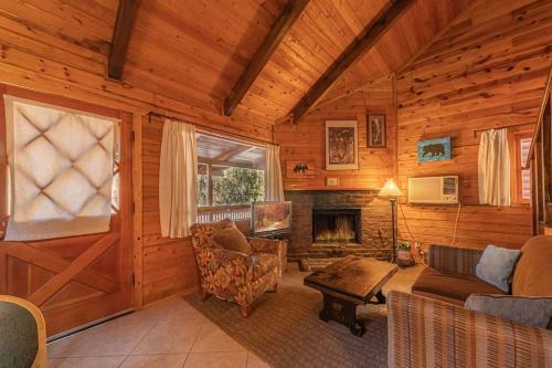 Forest Cabin 3 Bear's Den
