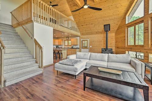 Chalet-style Cabin With Wraparound Deck And Views