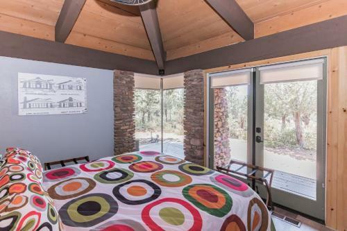 Glass House Elk Rim Pine Cabin